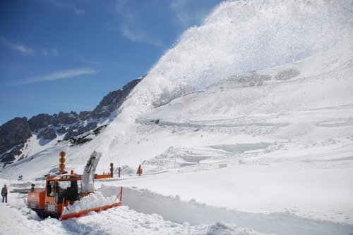 Déneigement du Galibier