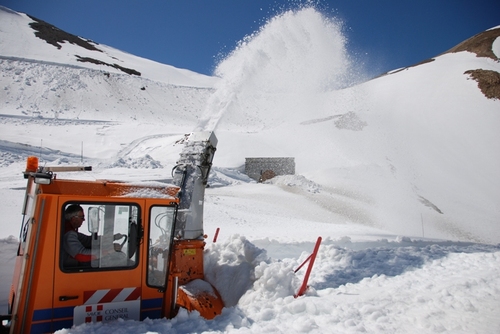 Déneigement du Galibier